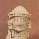 Женская голова. 600-475 годы до н.э. Терракота. Из Айа Марина Скиллурас, область Никозия (Никозия, Кипрский музей)